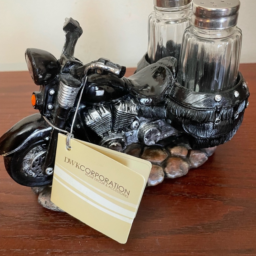 DWK CORP WORLD OF WONDERS MOTORCYCLE SALT & PEPPER SET